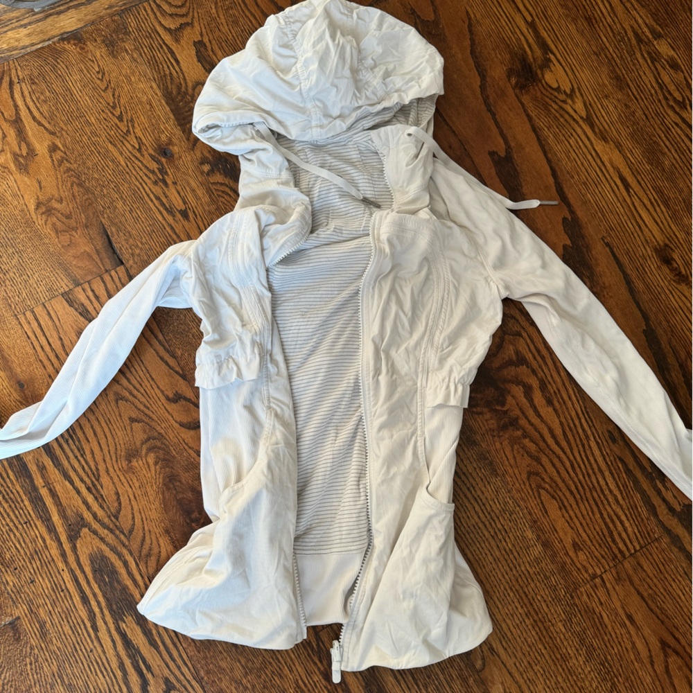 Lululemon white zip up size 2/4